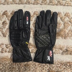 AGVSport Black Quilted Men's Gloves